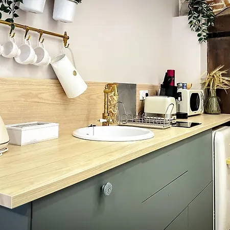 Maison Amaryllis Yetişkin Oteli *