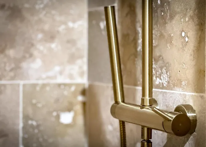 L'amaryllis, Romantique Jacuzzi Et Parking ラブホテル