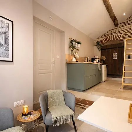 L'amaryllis, Romantique Jacuzzi Et Parking Love hotel *