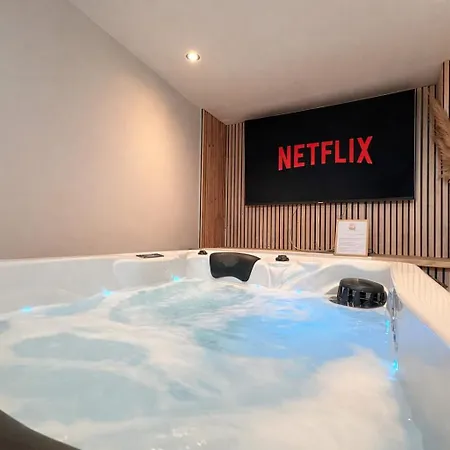 L'amaryllis, Romantique Jacuzzi Et Parking Love hotel